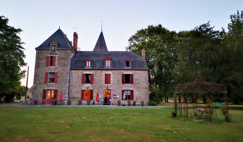 Nuit tombante sur le parc